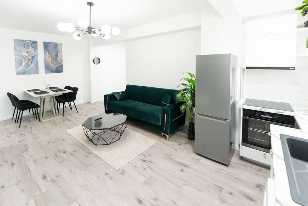 Apartament Markos Сучеава Екстериор снимка