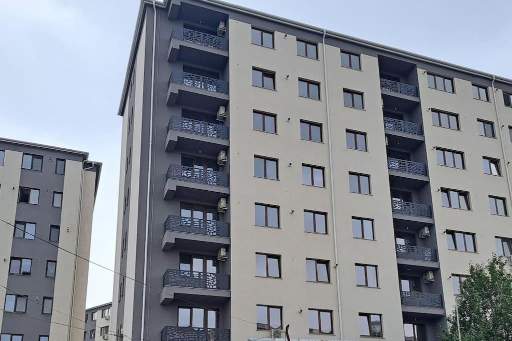 Apartament Markos Сучеава Екстериор снимка